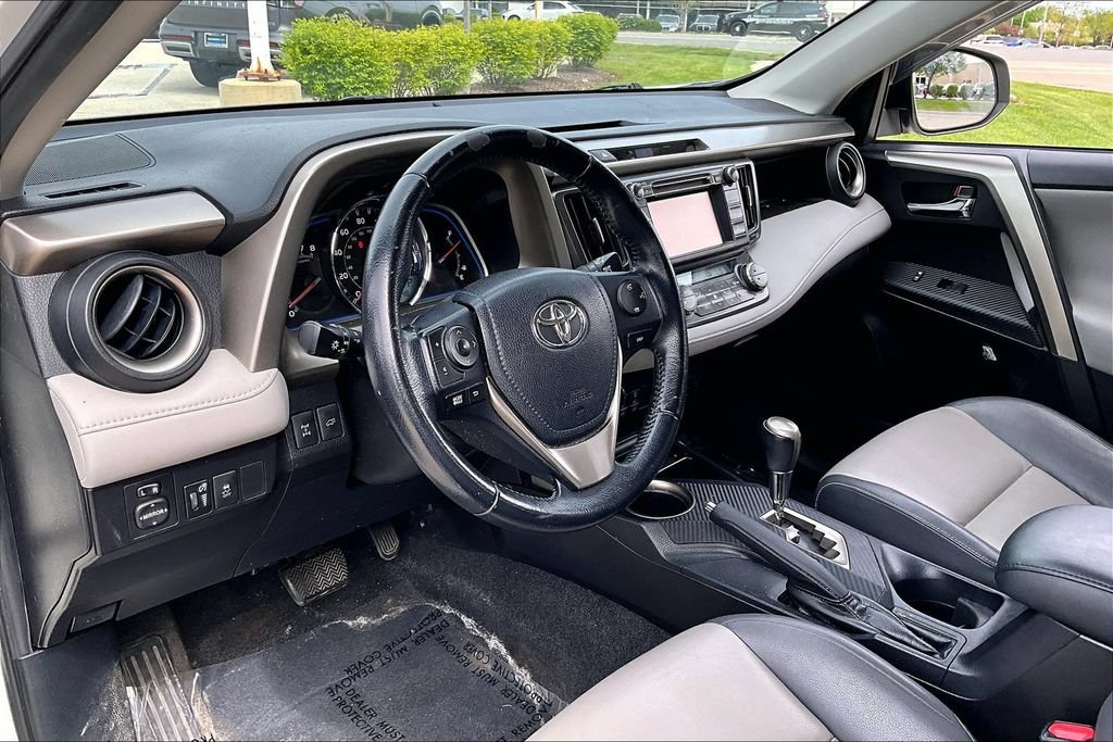 Used 2015 Toyota RAV4 Limited AWD/4WD image 16