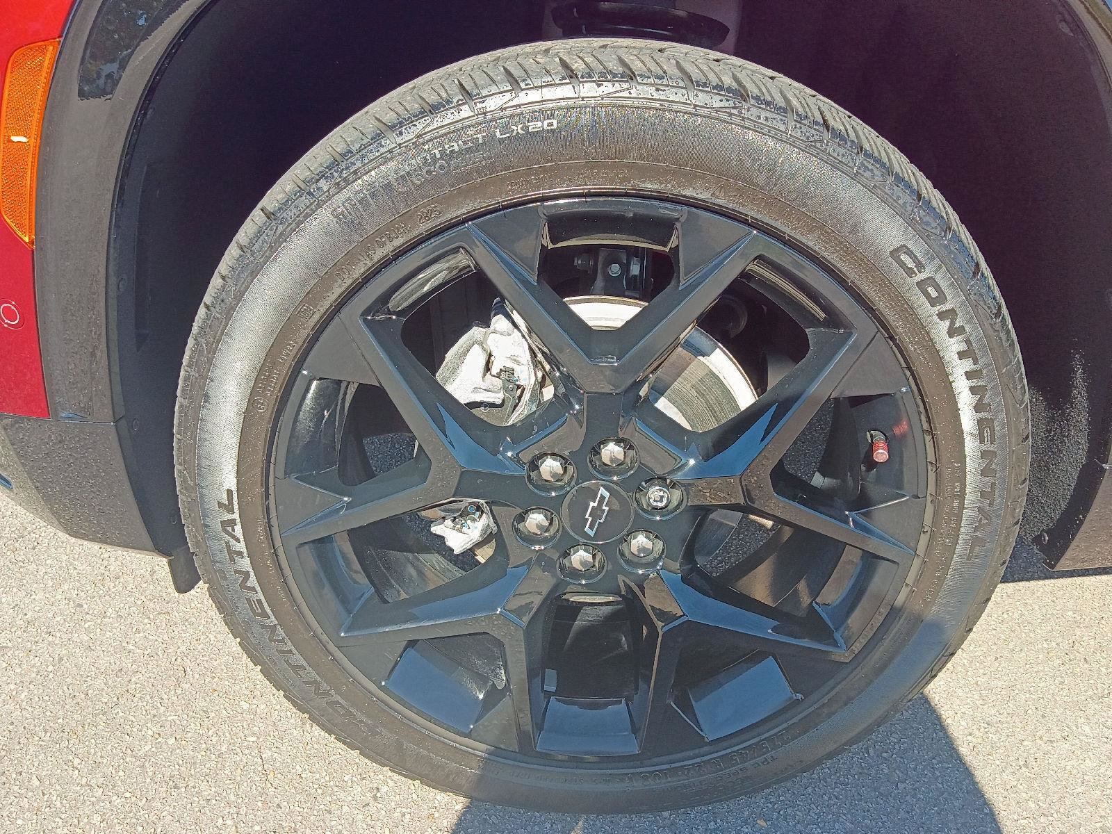 Used 2026 Chevrolet Traverse RS FWD image 11