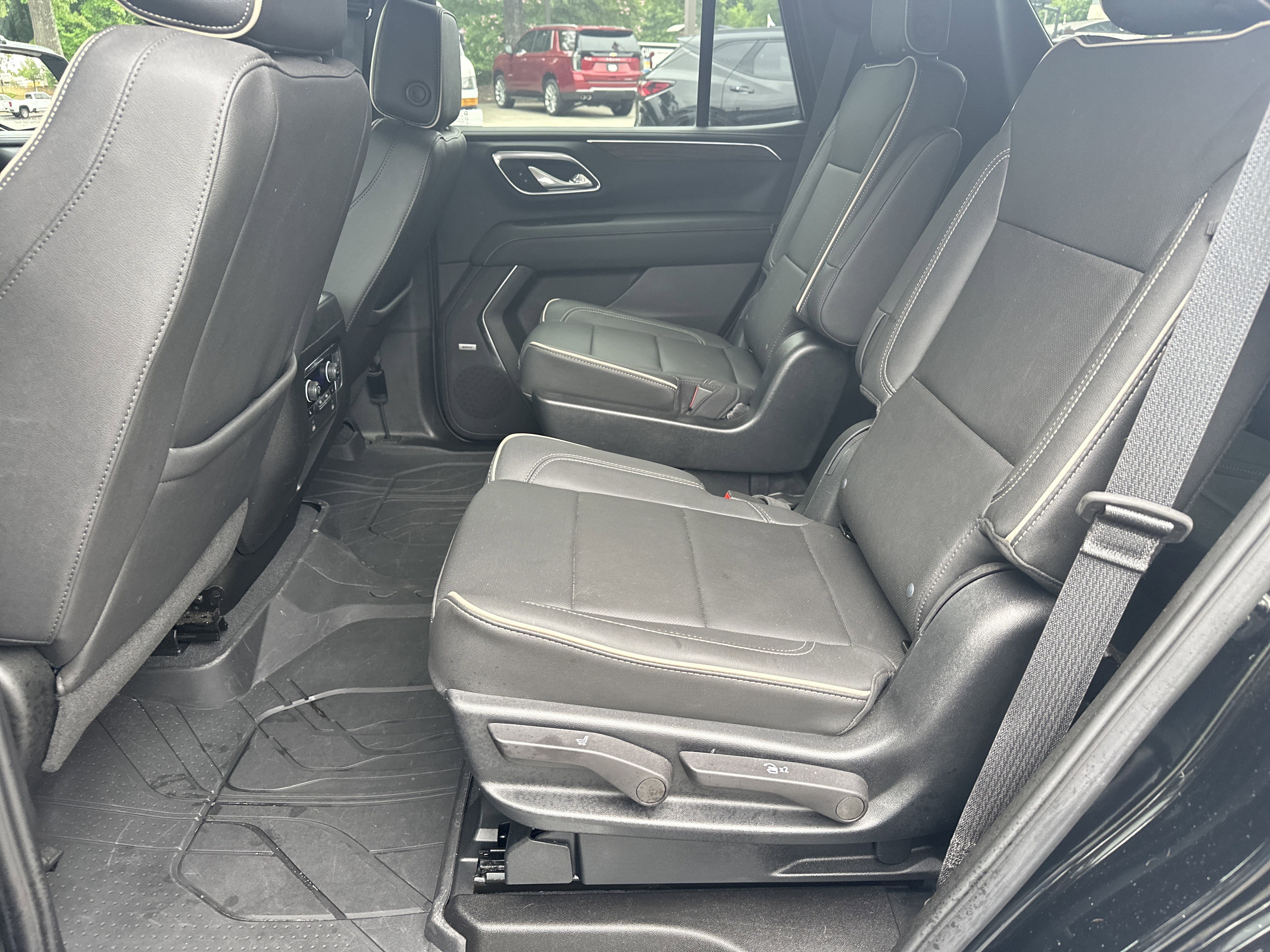 Used 2023 Chevrolet Tahoe Premier AWD/4WD image 21