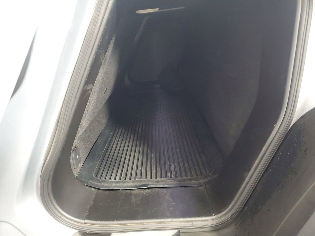 Used 2023 Rivian R1T Launch Edition image 31