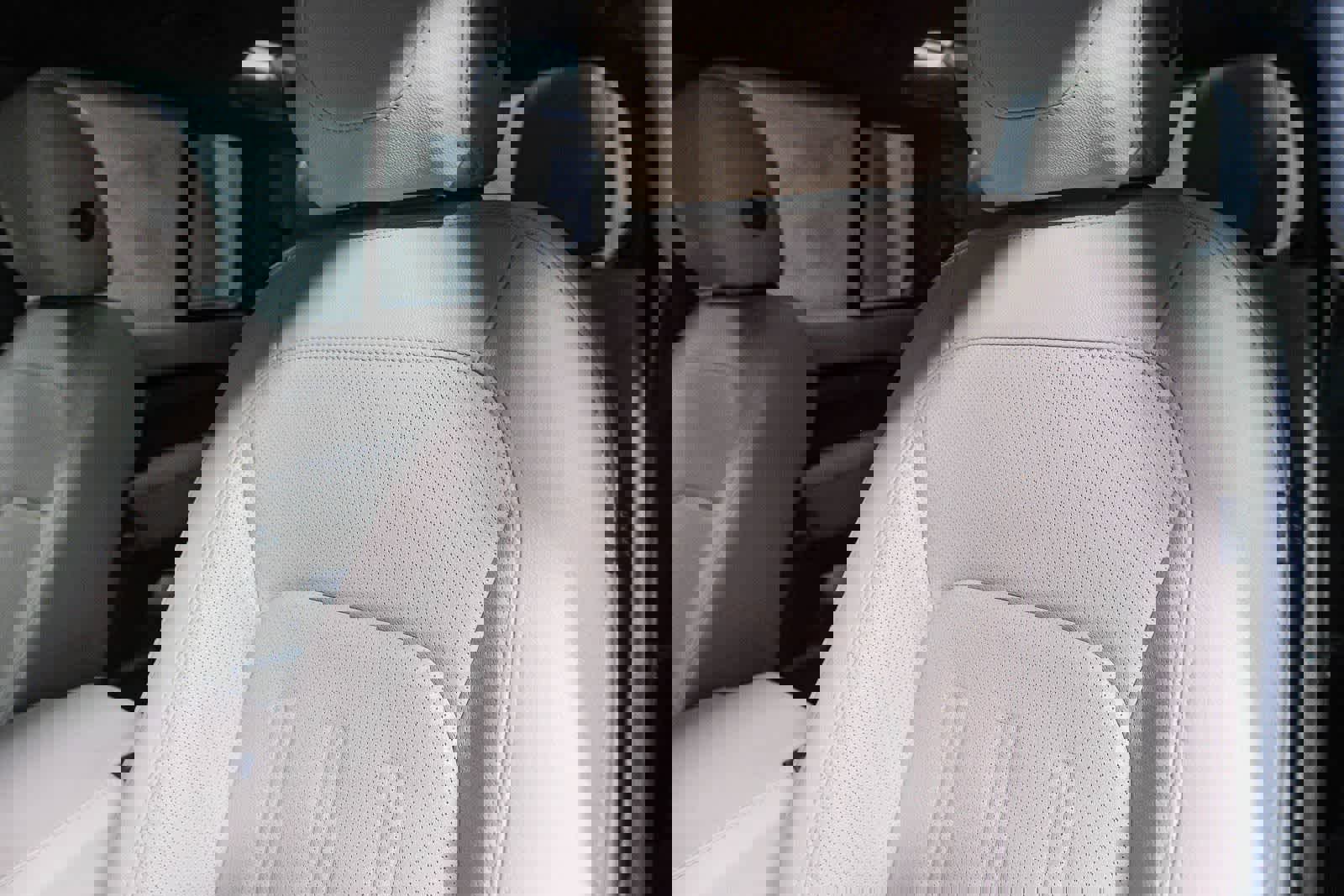 Used 2022 Land Rover Defender 110 SE image 33