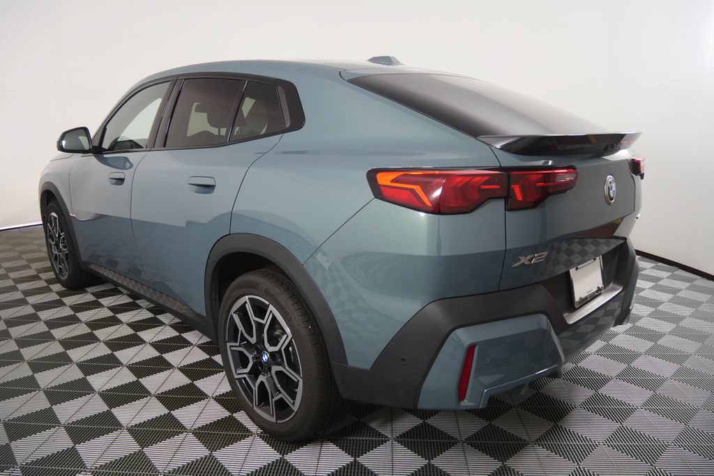 Certified 2026 BMW X2 xDrive28i AWD/4WD image 3