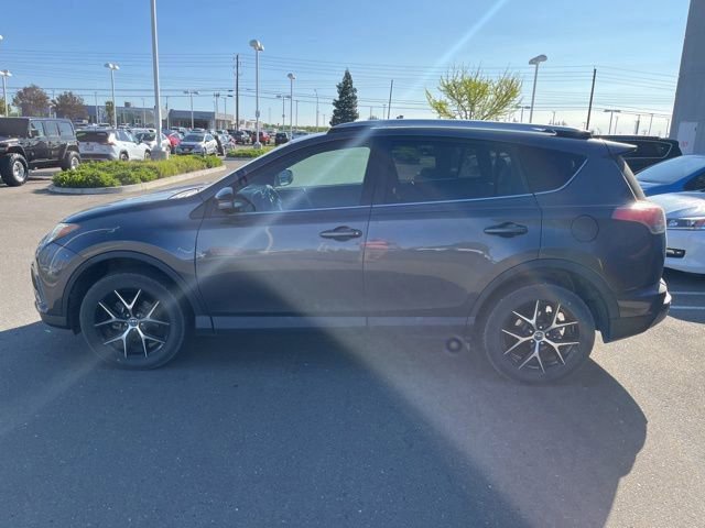 Used 2016 Toyota RAV4 SE image 8