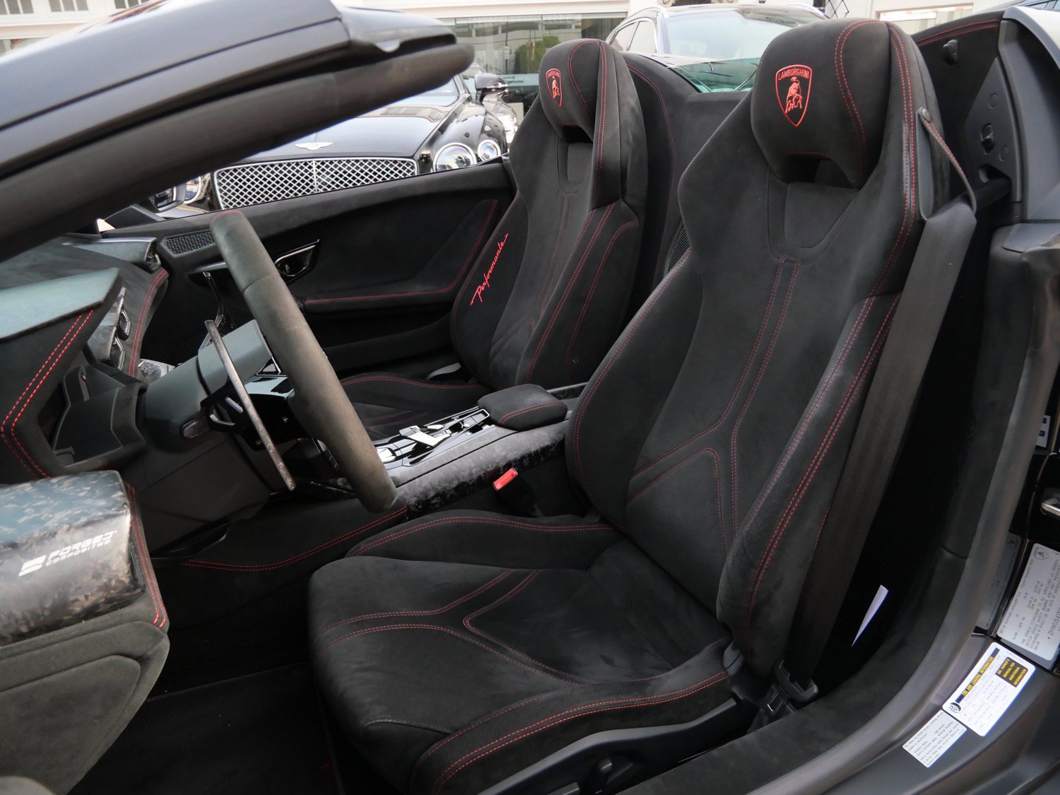 Used 2018 Lamborghini Huracan Performante image 6