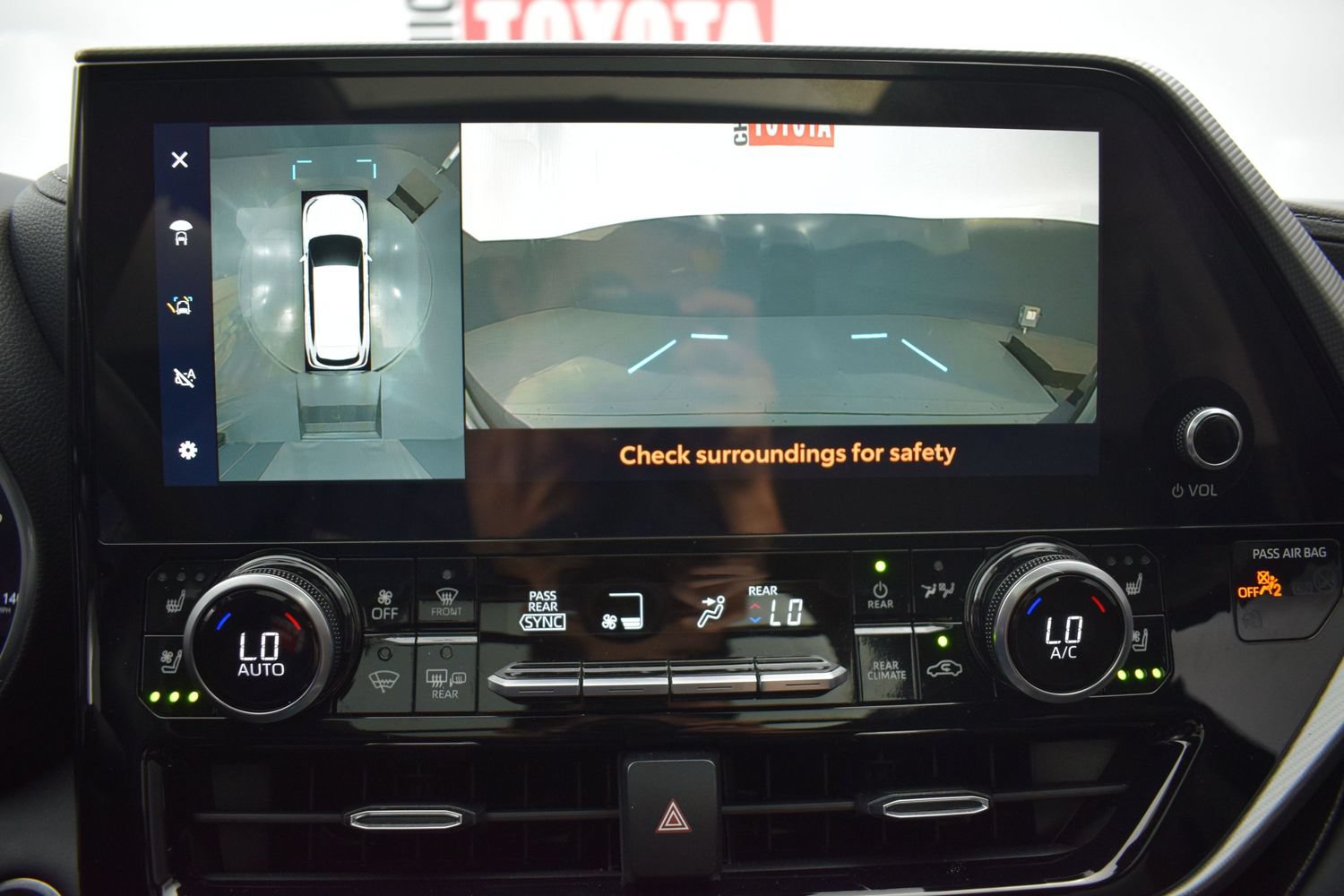 Used 2025 Toyota Highlander Platinum AWD/4WD image 21