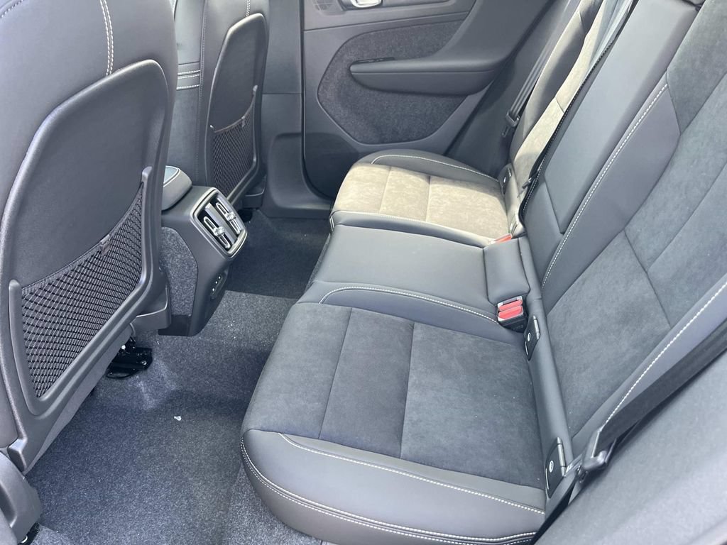 New 2026 Volvo XC40 B5 Ultra w/ Climate Package AWD/4WD image 19