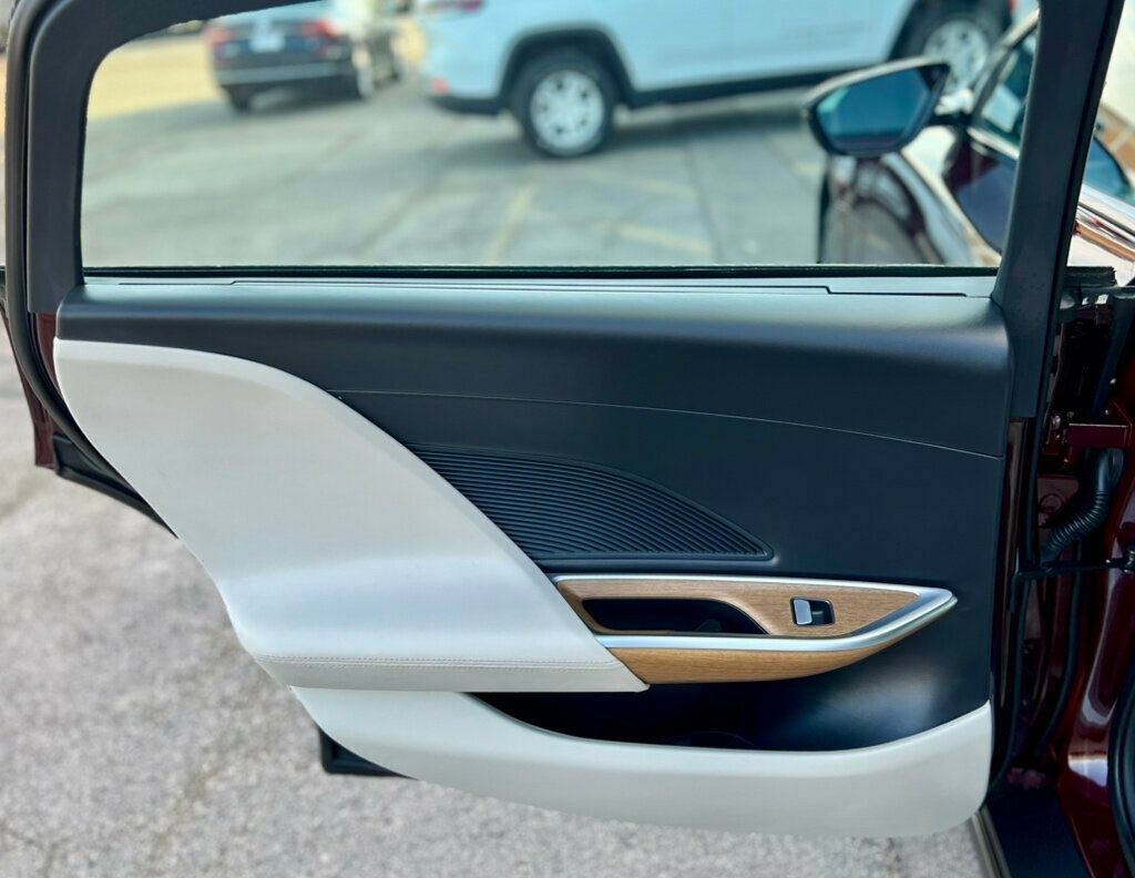 Used 2023 Lucid Air Touring AWD/4WD image 17