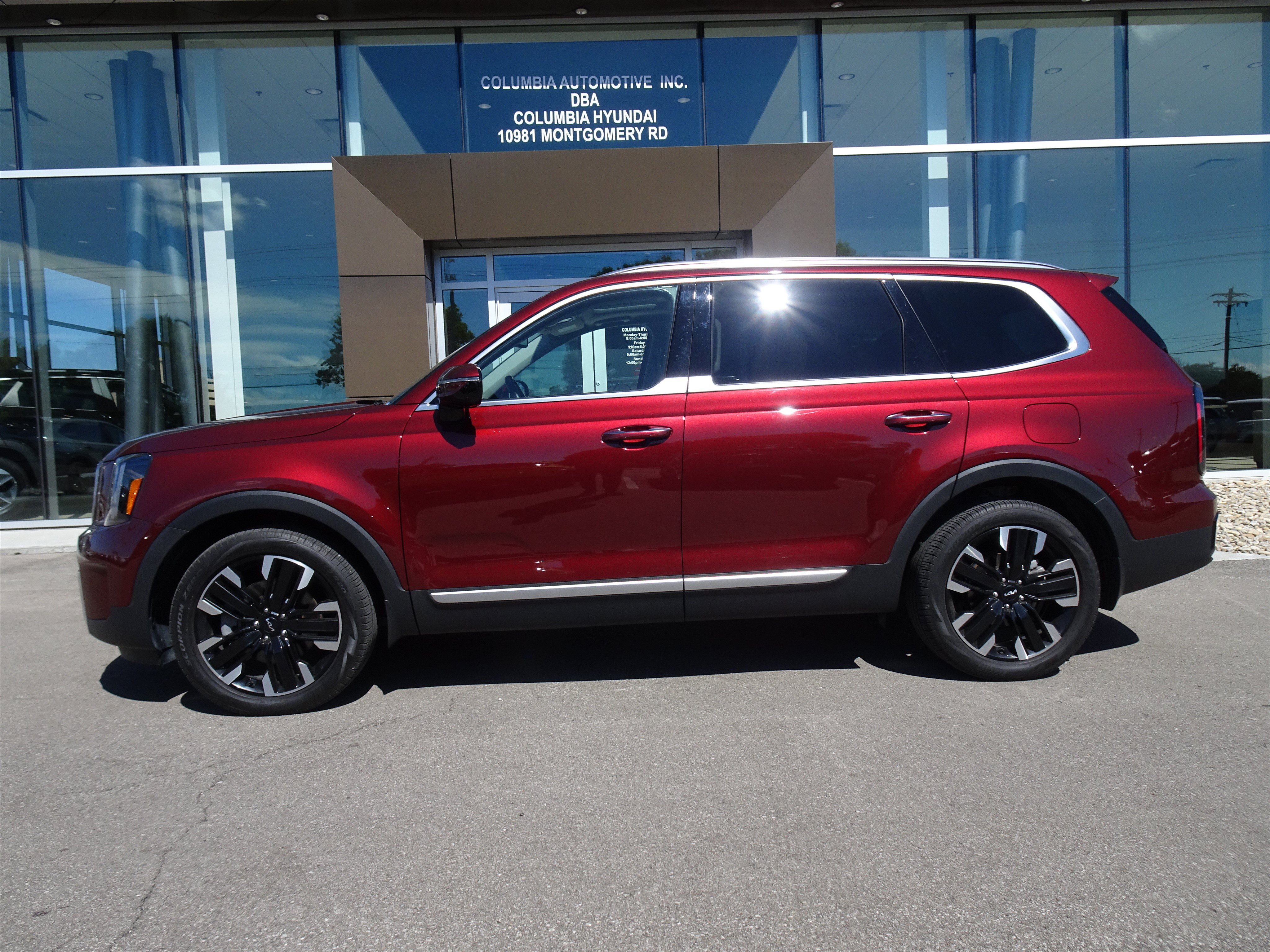 Used 2023 Kia Telluride SX FWD image 2