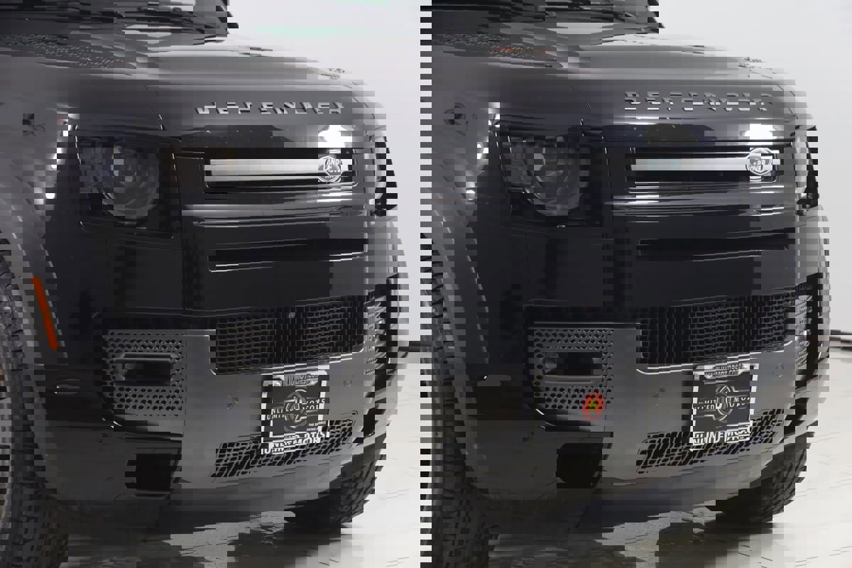 Used 2023 Land Rover Defender 110 V8 image 38
