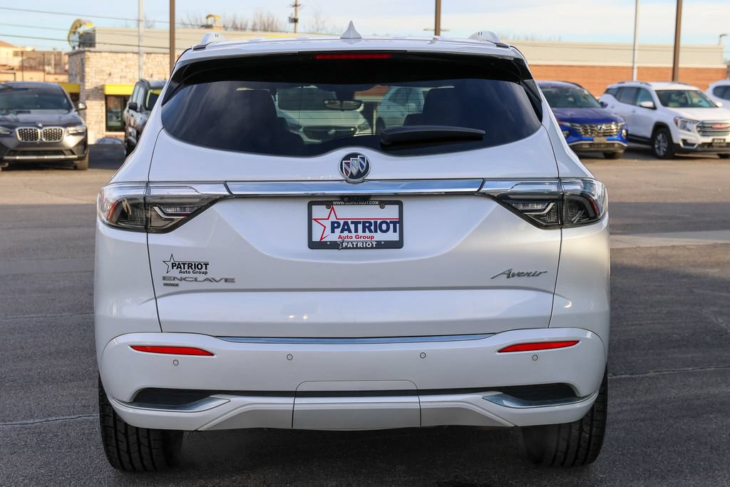Used 2022 Buick Enclave Avenir w/ Avenir Technology Package AWD/4WD image 34