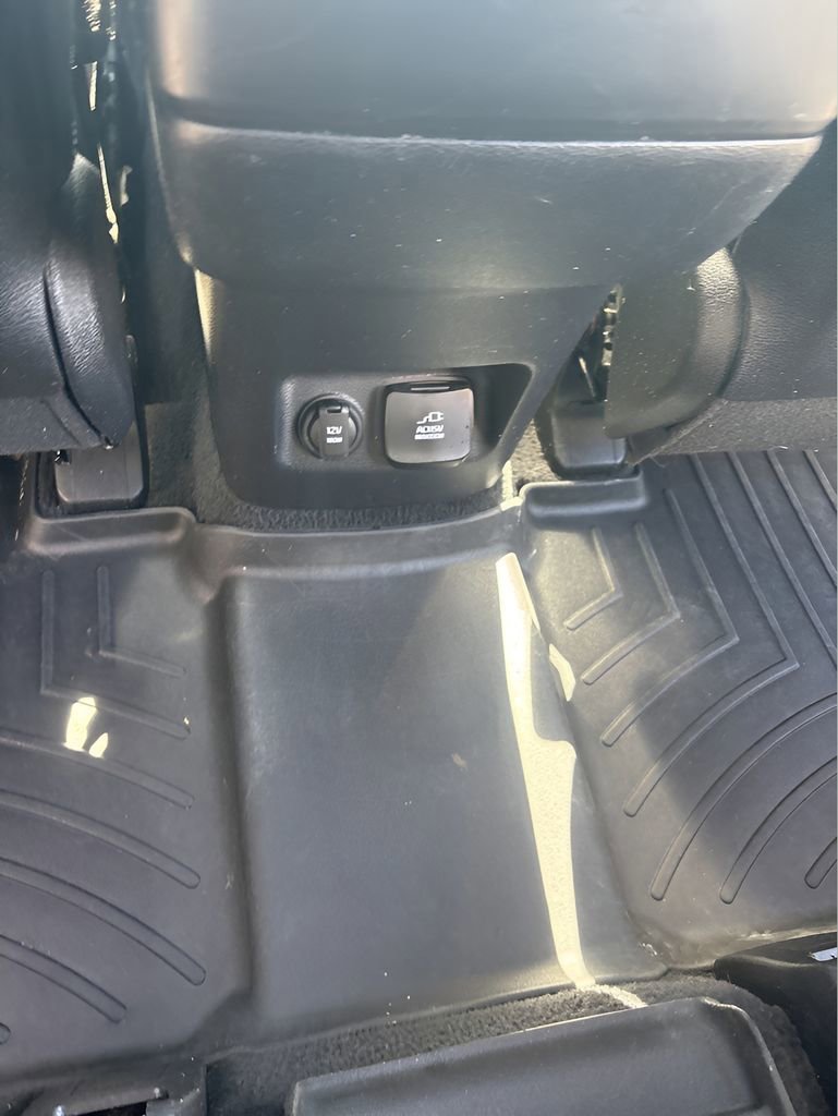 Used 2022 Kia Telluride SX w/ SX Prestige Package image 16