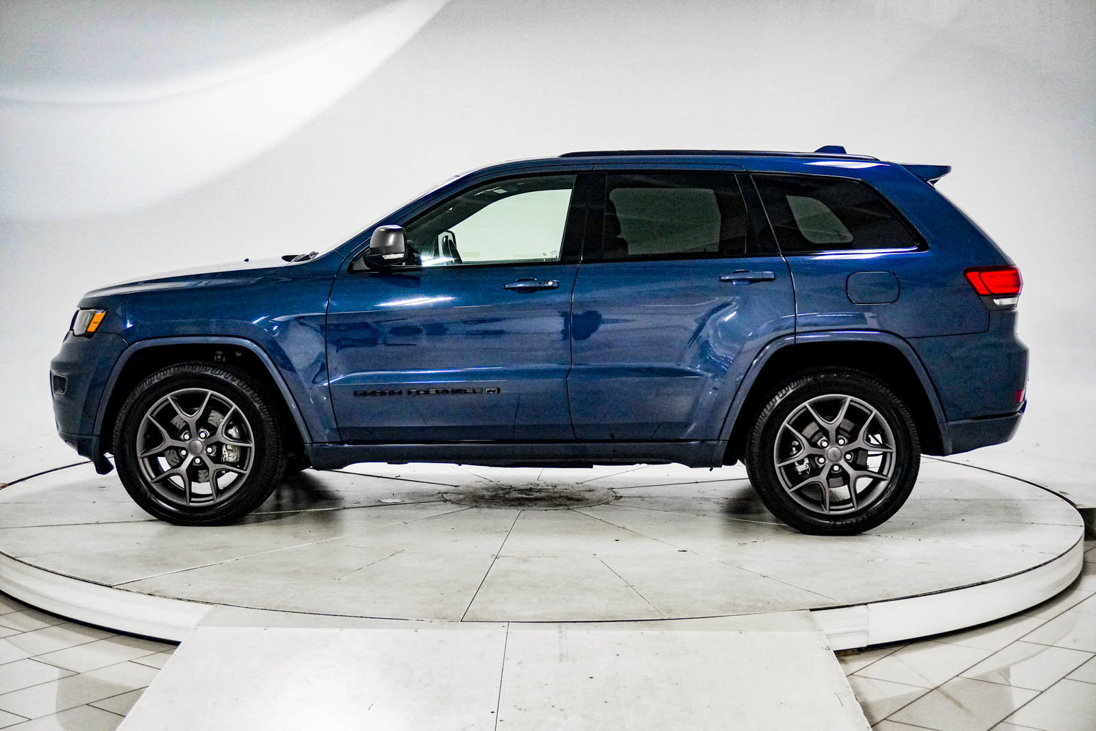 Used 2021 Jeep Grand Cherokee Limited w/ Quick Order Package 28K 80th AWD/4WD image 4