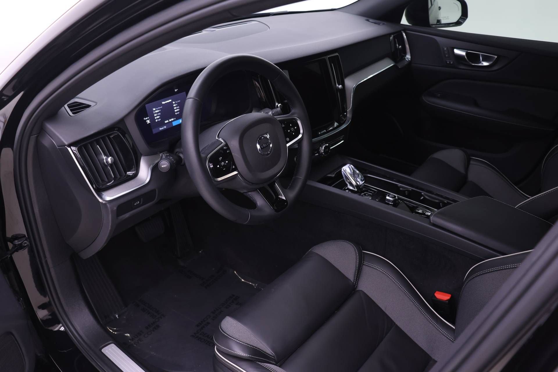 Certified 2024 Volvo S60 B5 Plus FWD image 6