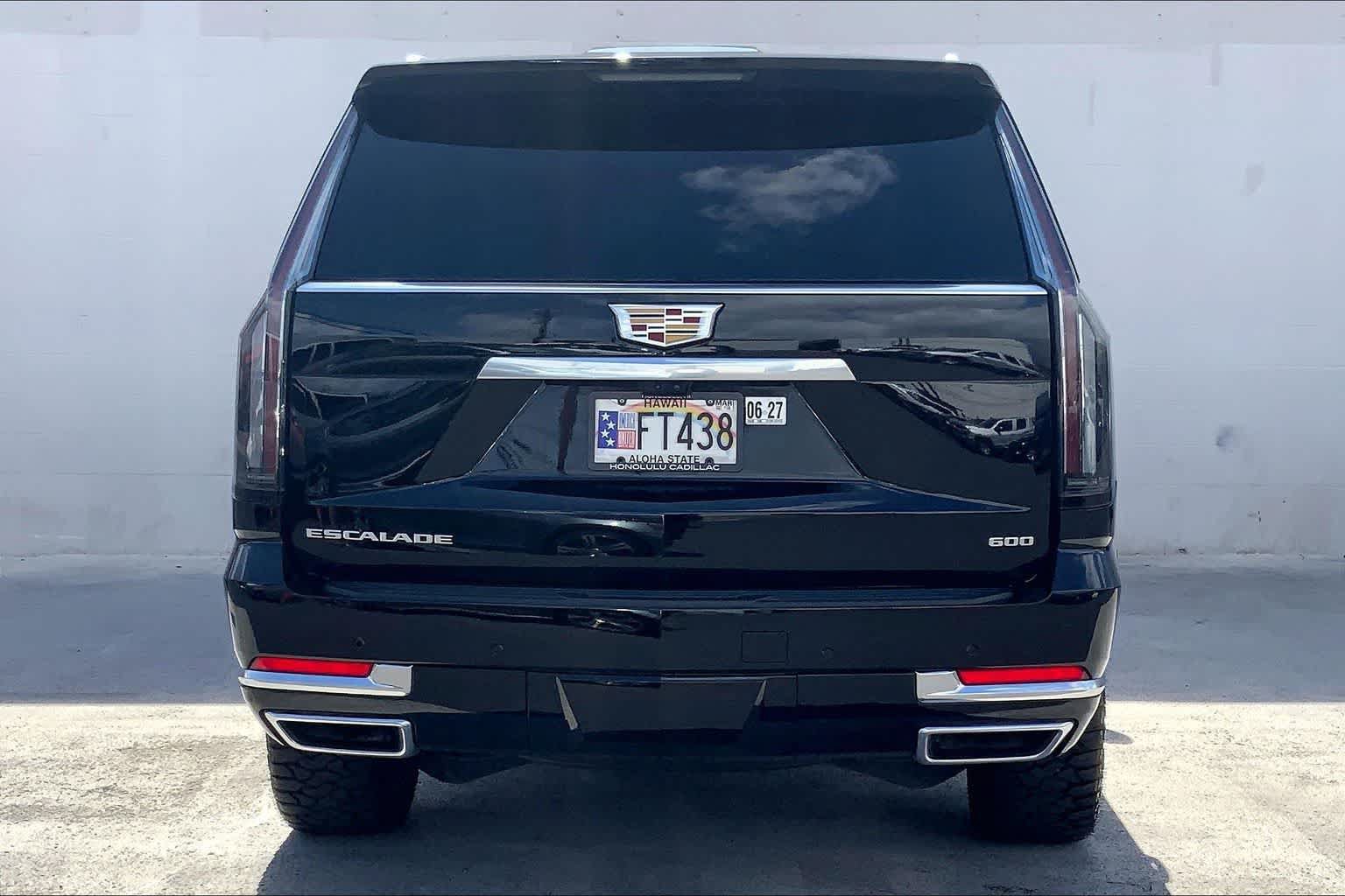 Used 2025 Cadillac Escalade Premium Luxury AWD/4WD image 5