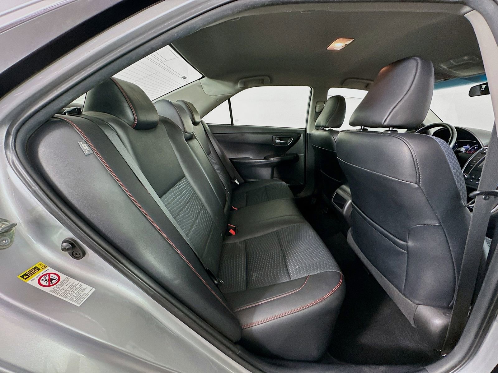 Used 2015 Toyota Camry SE FWD image 24