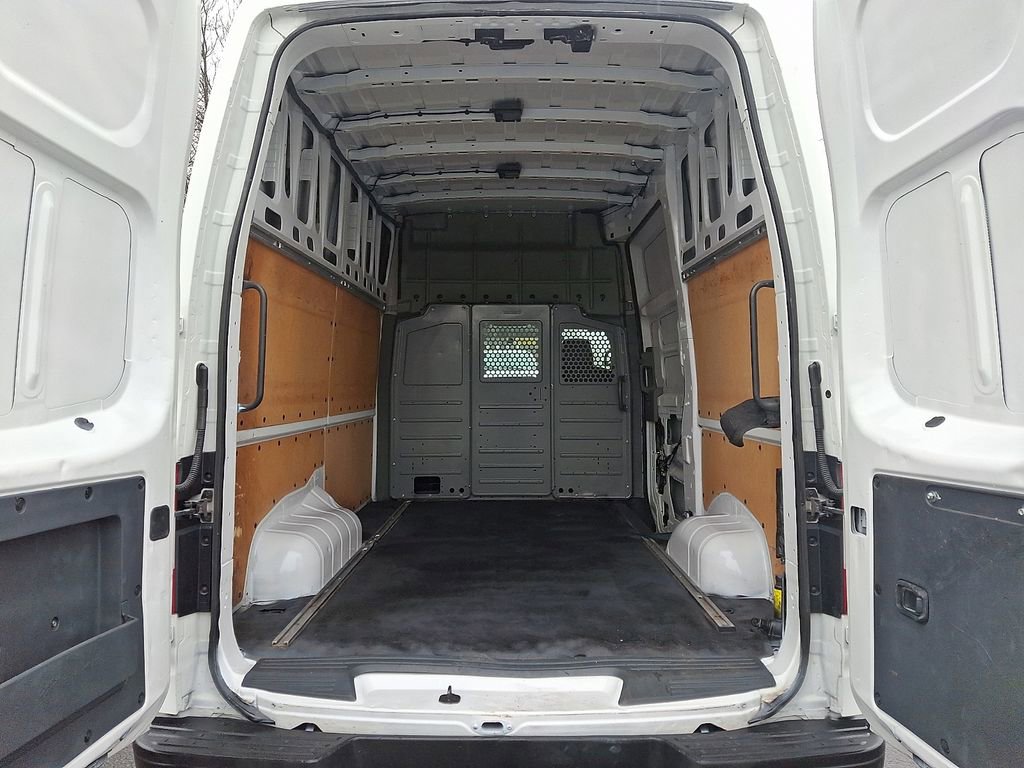 Used 2018 Nissan NV 2500 SV image 29