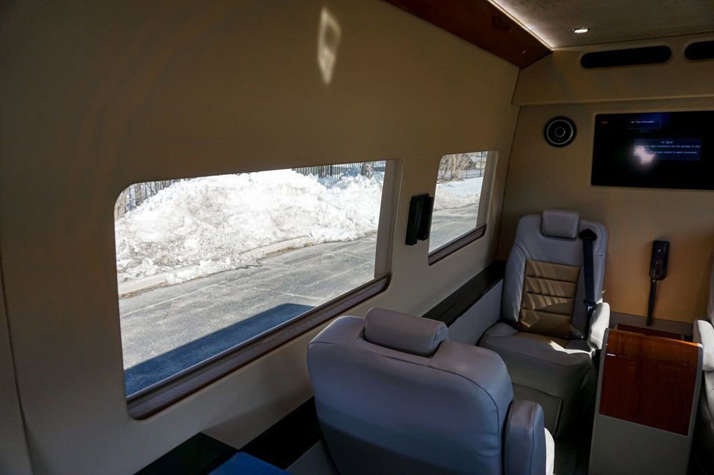 Used 2015 Mercedes-Benz Sprinter 2500 image 40