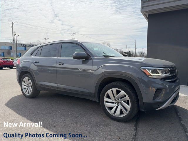 Used 2020 Volkswagen Atlas Cross Sport SE w/ Panoramic Sunroof Package