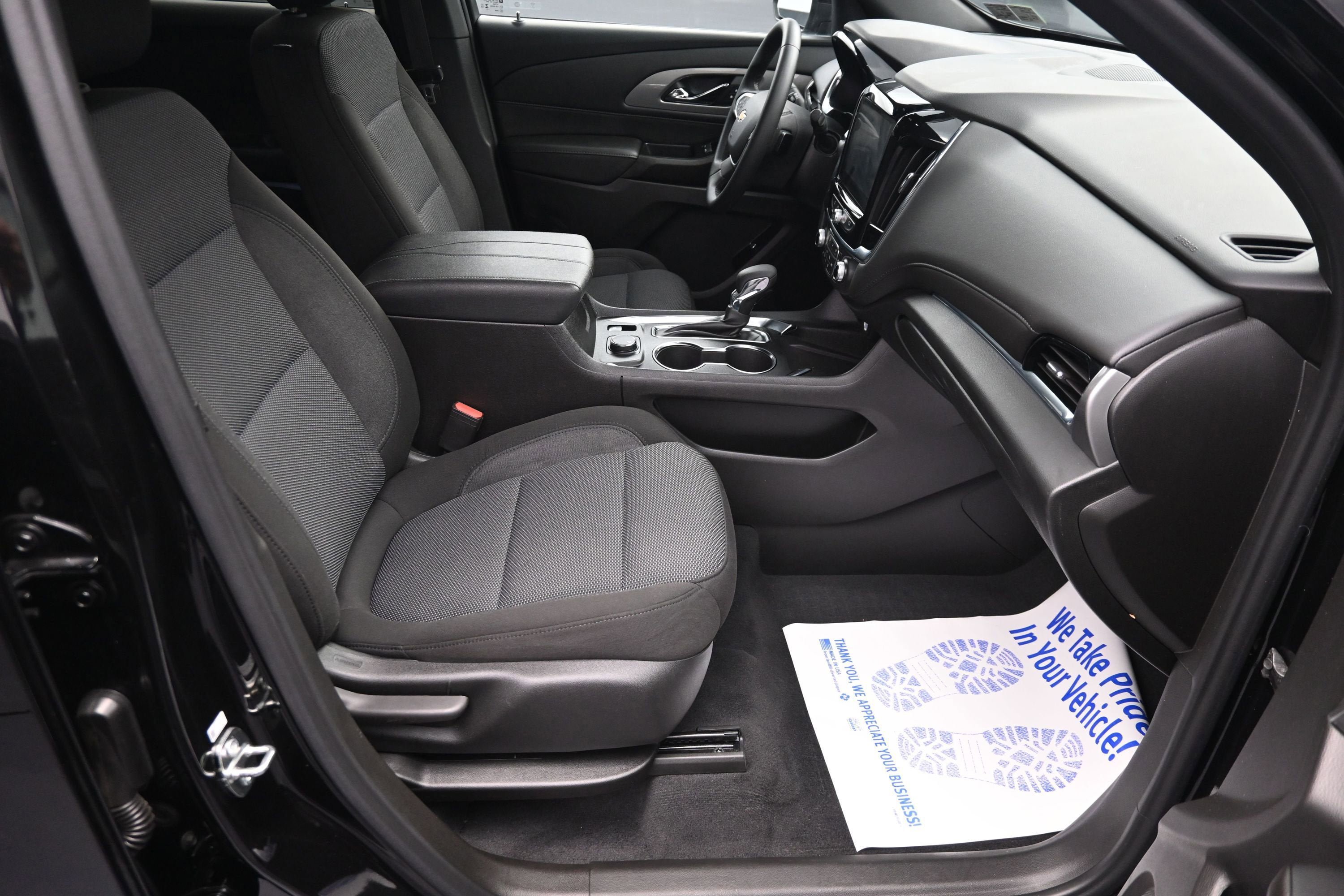 Used 2023 Chevrolet Traverse LT AWD/4WD image 34