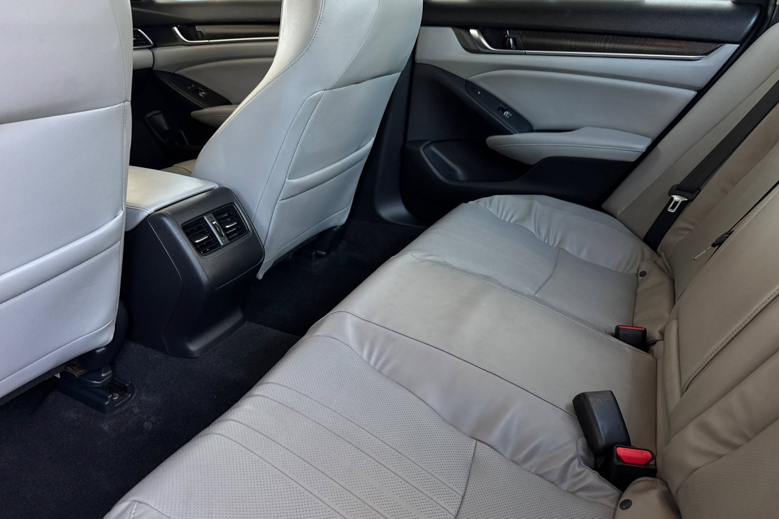 Used 2018 Honda Accord Touring image 26