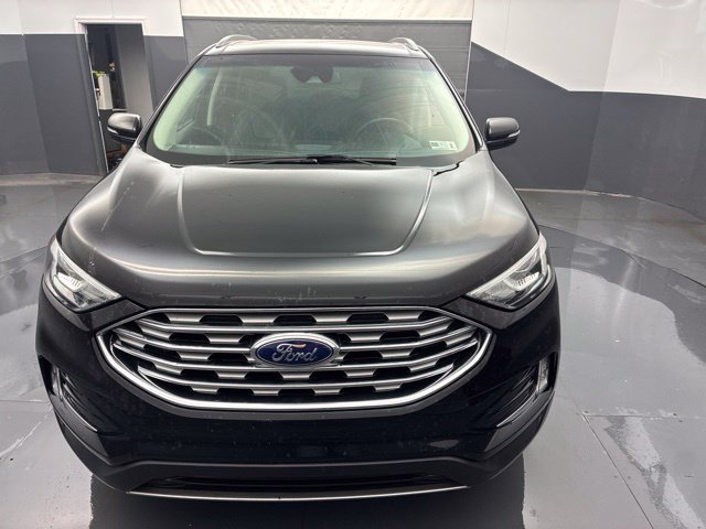 Used 2019 Ford Edge Titanium AWD/4WD image 2