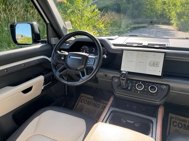 Certified 2024 Land Rover Defender 130 X-Dynamic SE AWD/4WD image 32