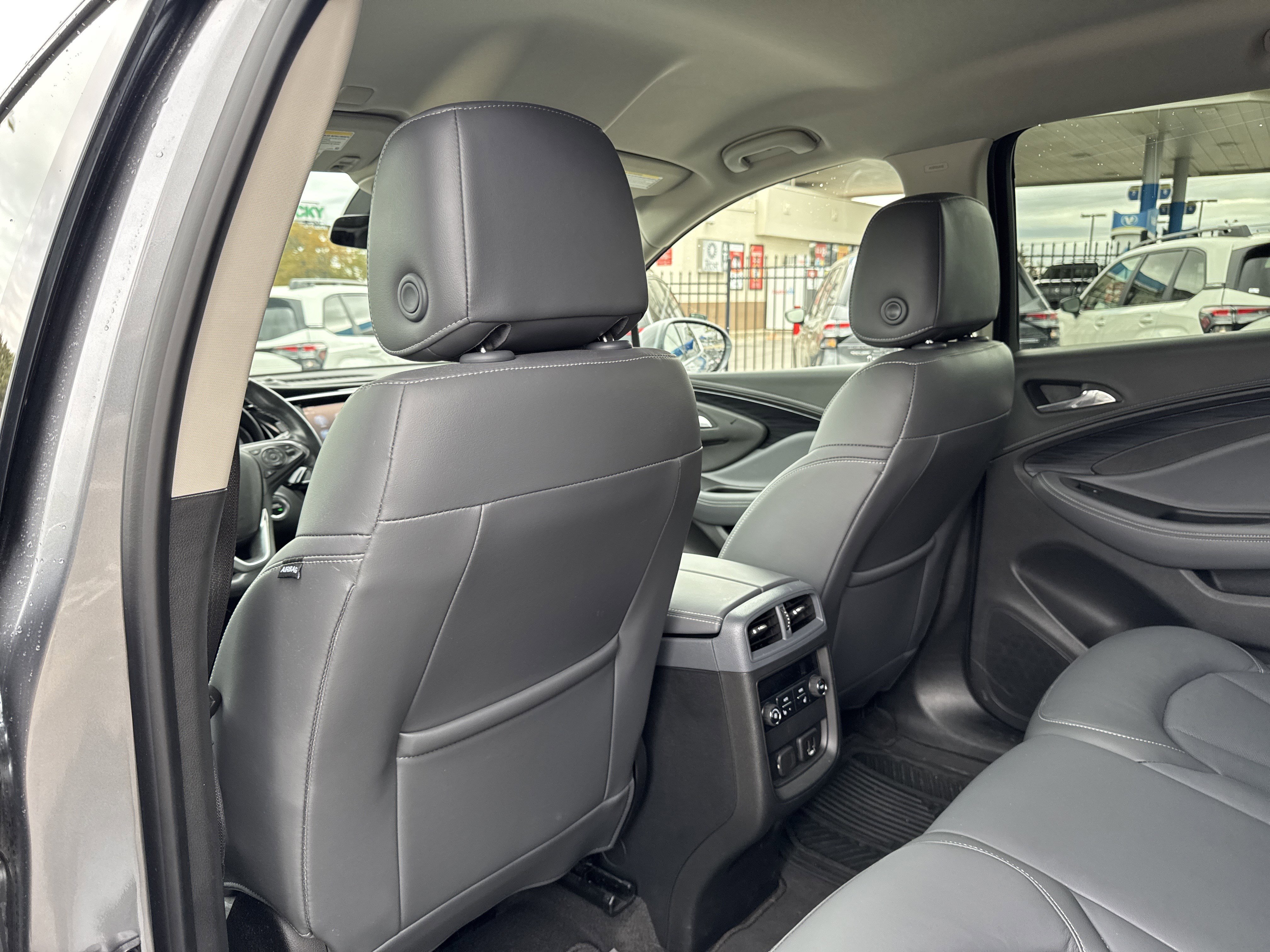 Used 2020 Buick Envision Essence image 27