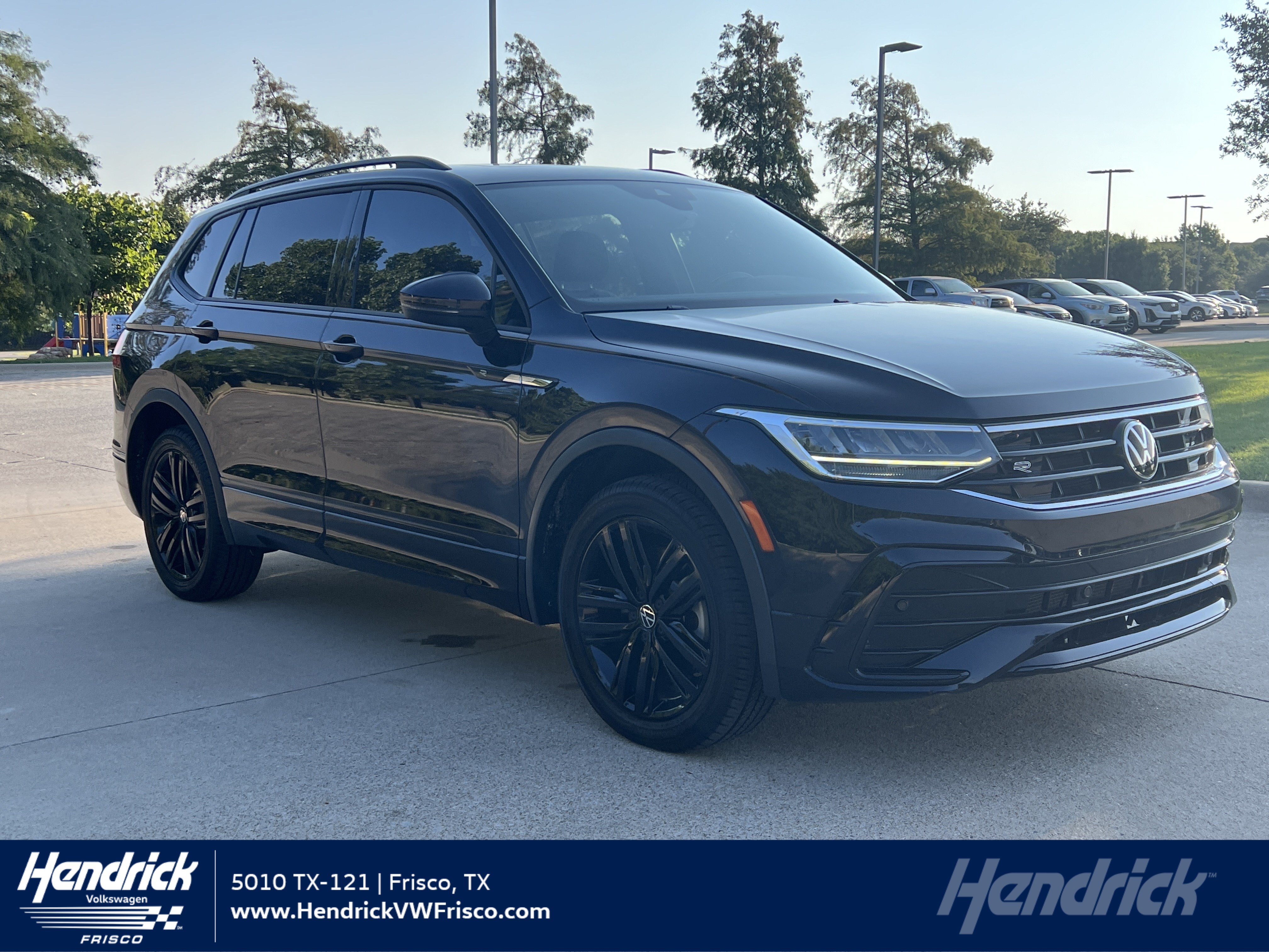 Certified 2022 Volkswagen Tiguan SE R-Line FWD image 1