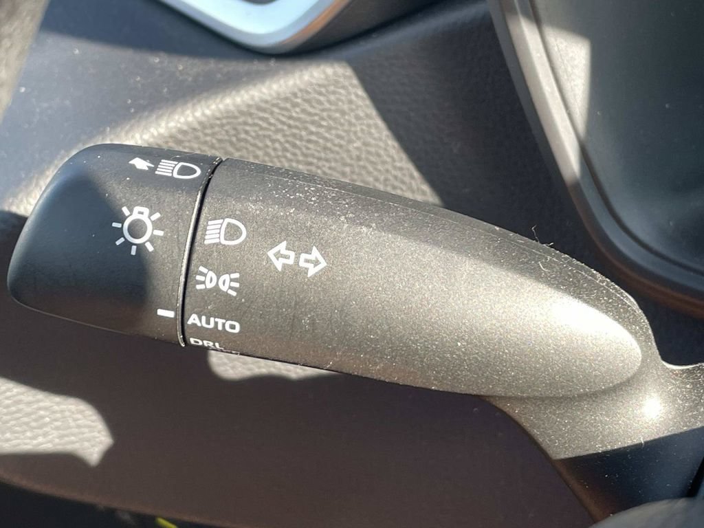 Used 2025 Toyota Corolla LE FWD image 31