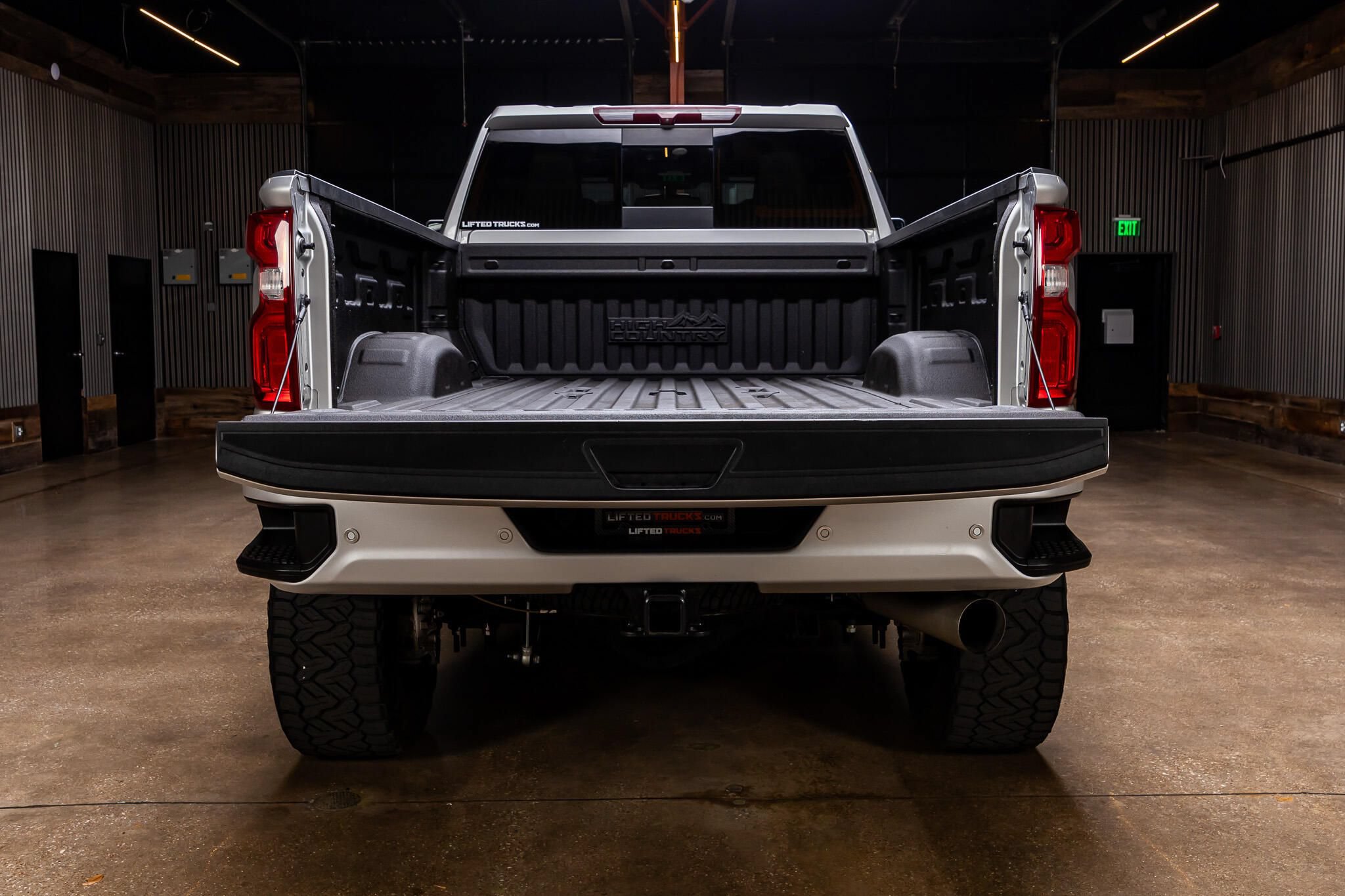 Used 2023 Chevrolet Silverado 2500 High Country AWD/4WD image 8