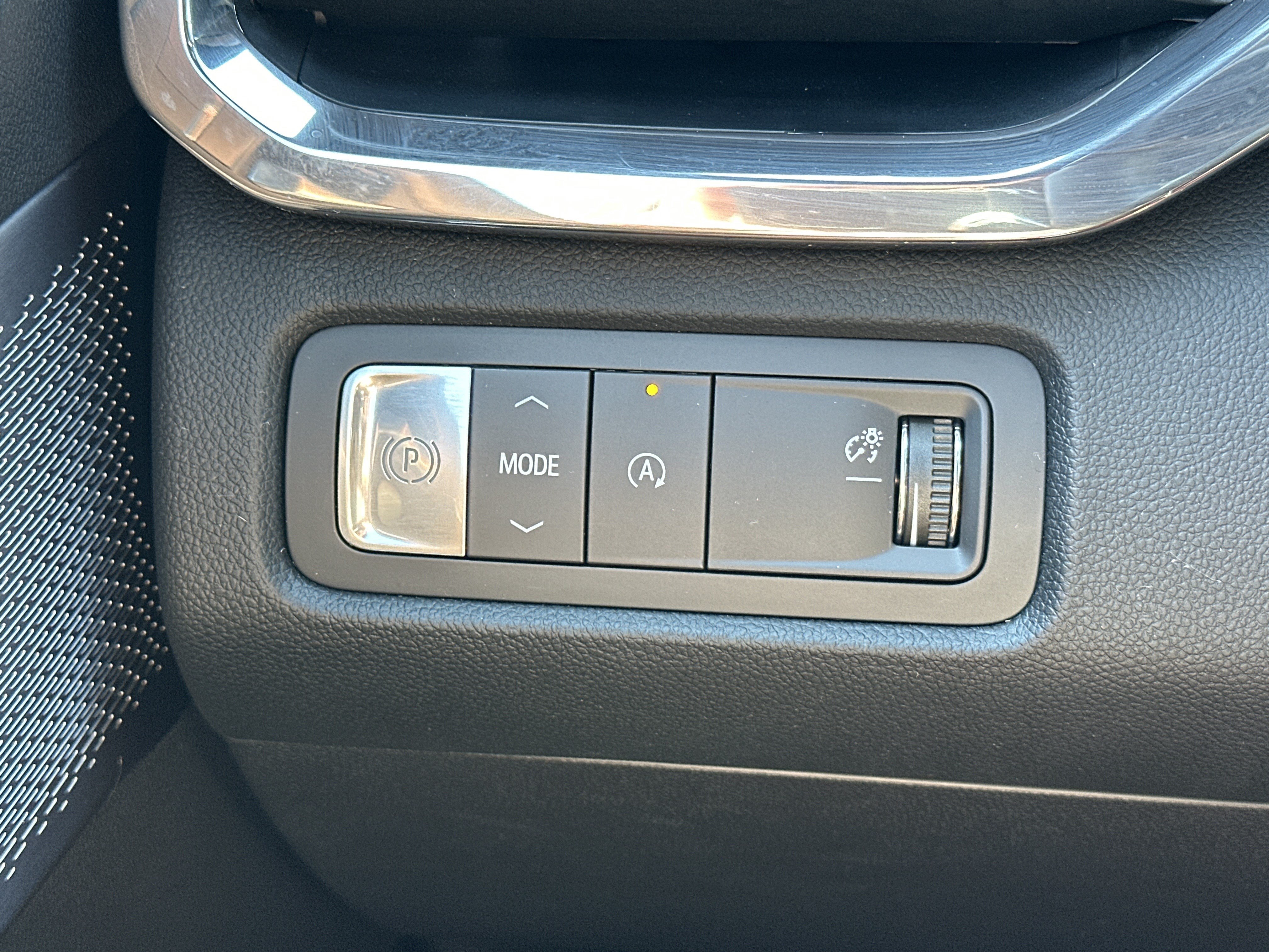 Used 2025 GMC Acadia Denali w/ Super Cruise Package FWD image 29
