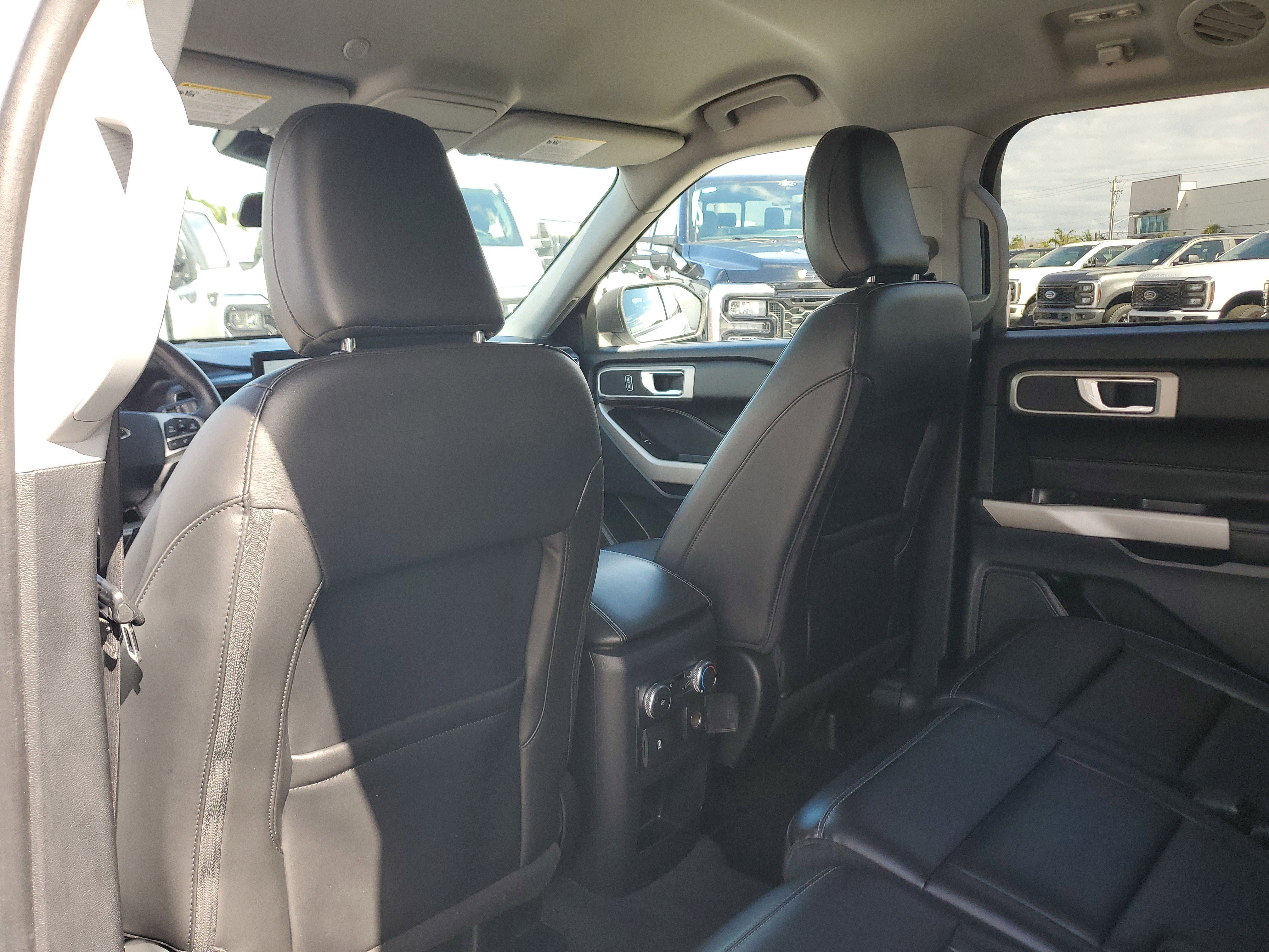 Used 2021 Ford Explorer XLT w/ Equipment Group 202A image 14