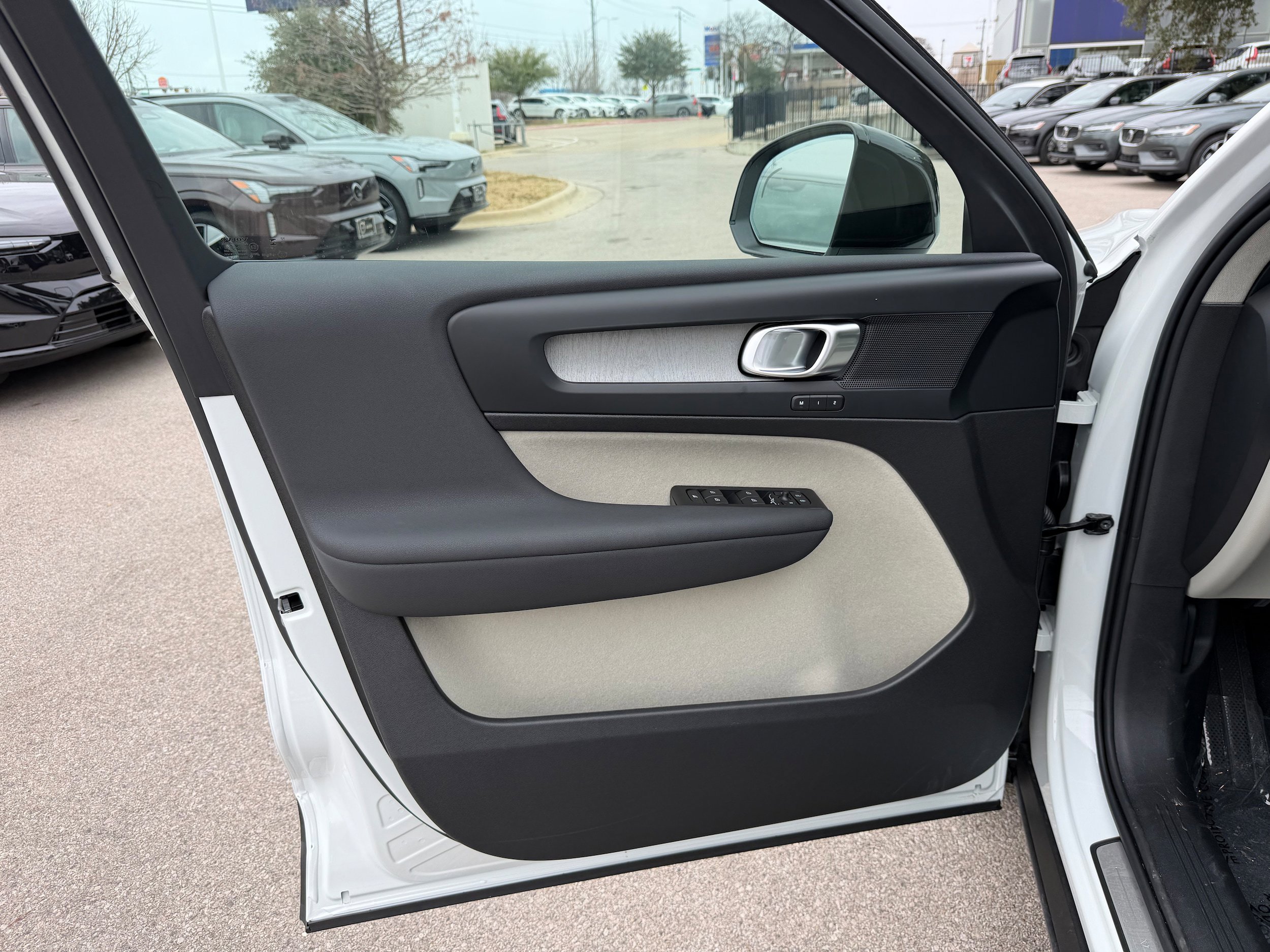 New 2026 Volvo XC40 B4 Plus w/ Protection Package Premier FWD image 16