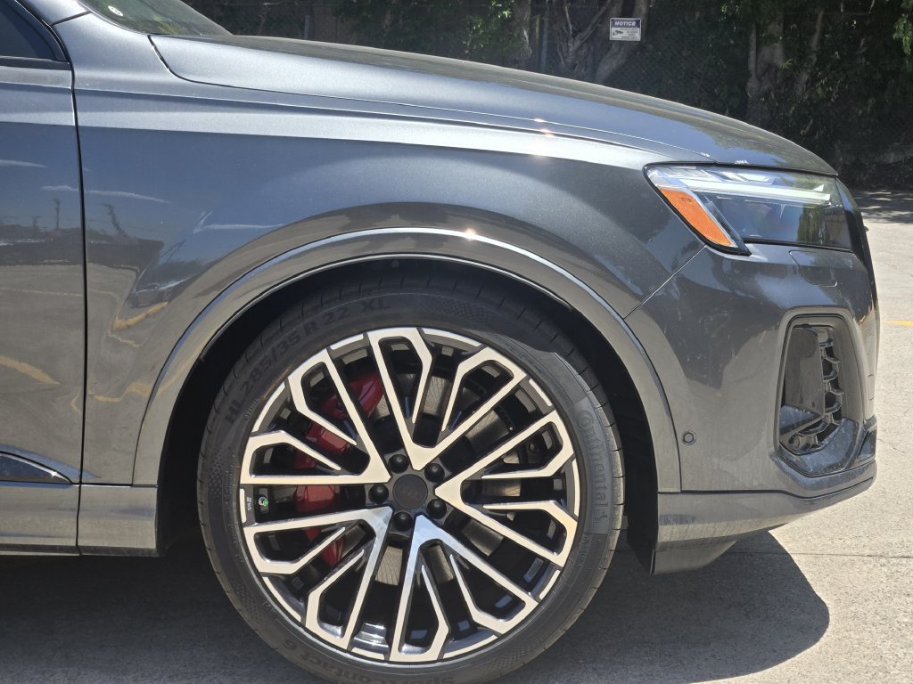 New 2026 Audi SQ7 Premium Plus AWD/4WD image 13
