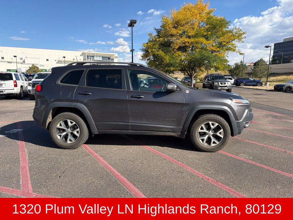 Used 2016 Jeep Cherokee Trailhawk w/ Leather Interior Group AWD/4WD image 2
