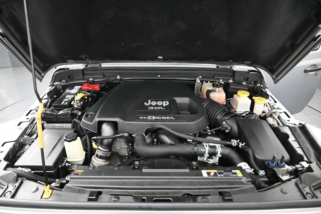 Used 2021 Jeep Gladiator Sport AWD/4WD image 16