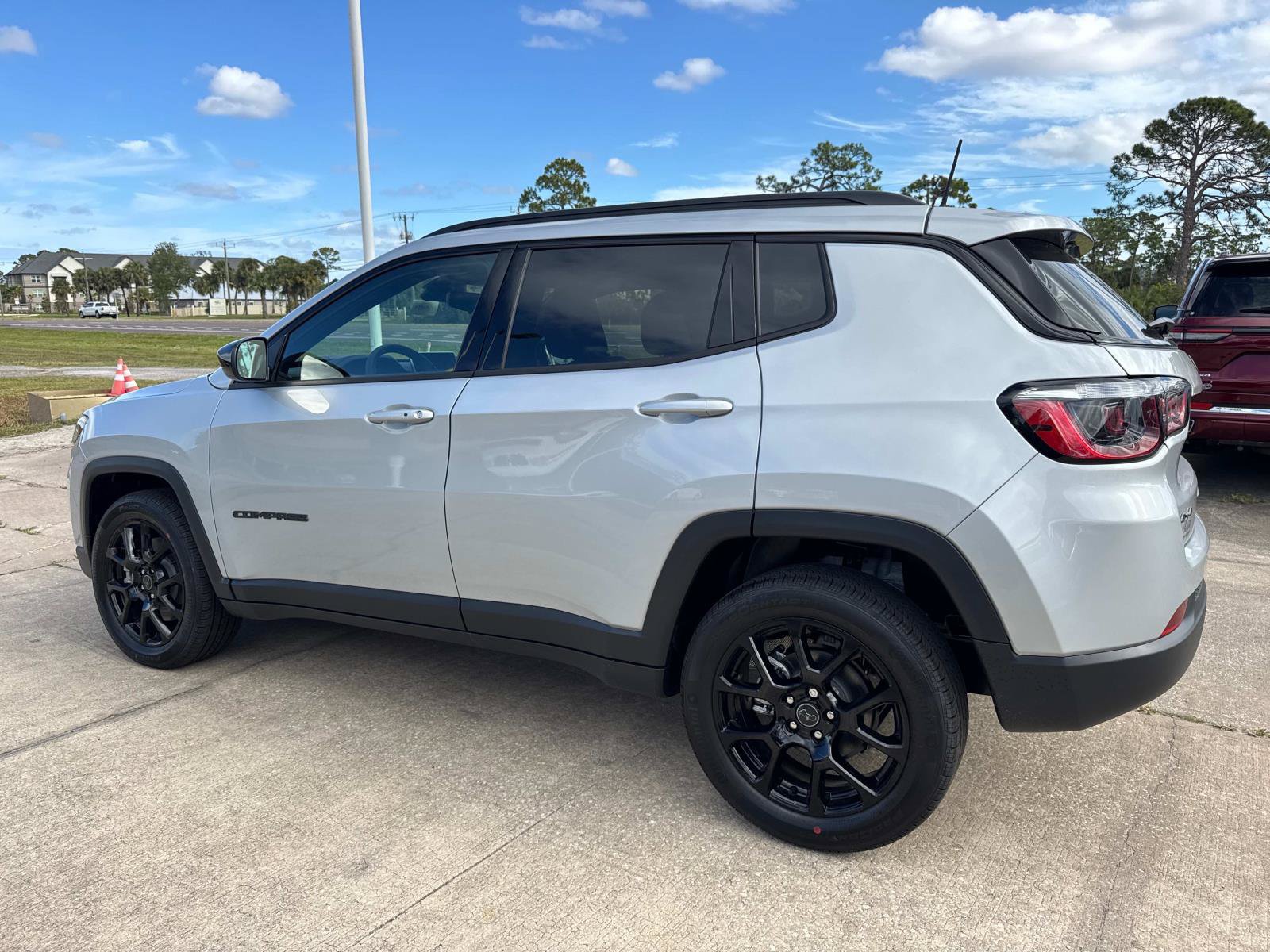 New 2026 Jeep Compass Latitude AWD/4WD image 5