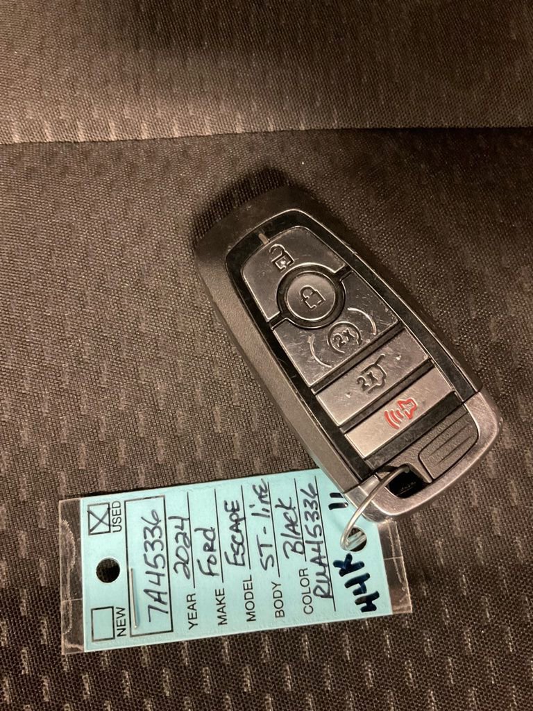 Used 2024 Ford Escape ST-Line image 32