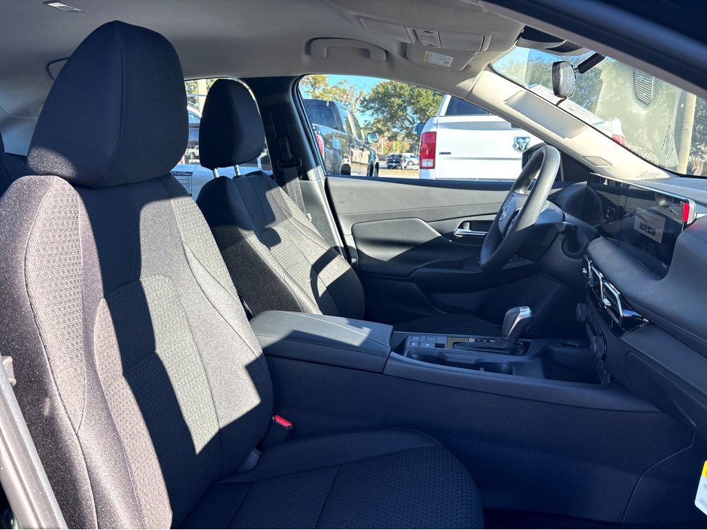 New 2026 Nissan Sentra SR w/ SR Premium Package FWD image 11