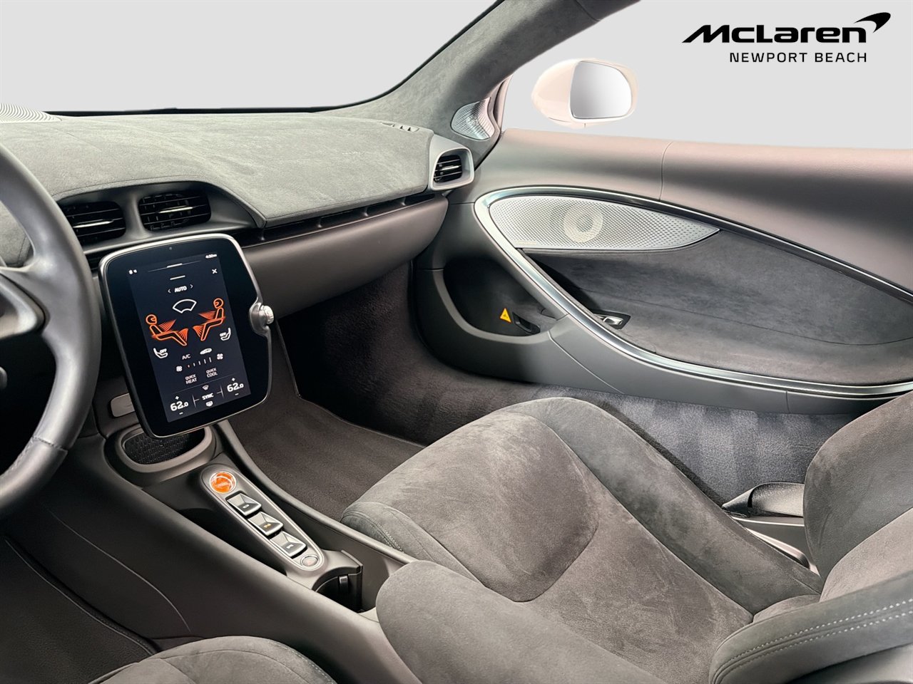 Used 2025 McLaren Artura RWD image 50