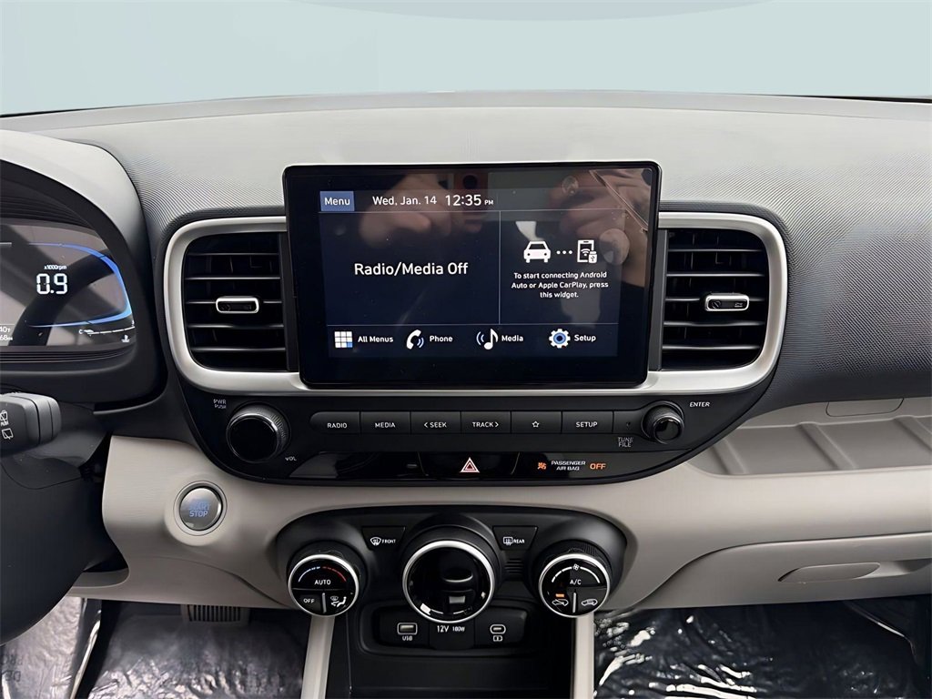 Certified 2025 Hyundai Venue SEL image 20
