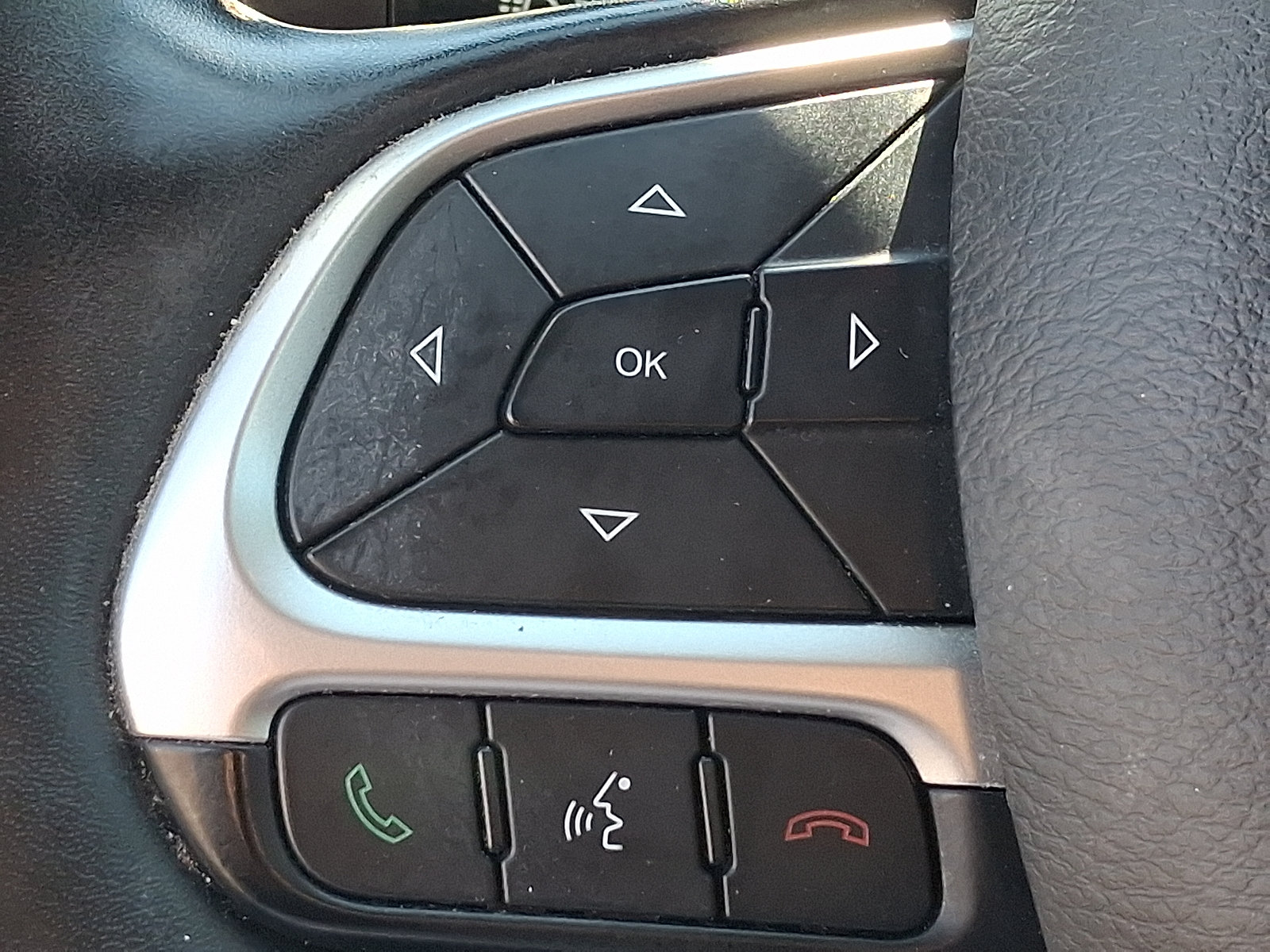 Used 2019 Jeep Compass Latitude w/ Popular Equipment Group AWD/4WD image 21