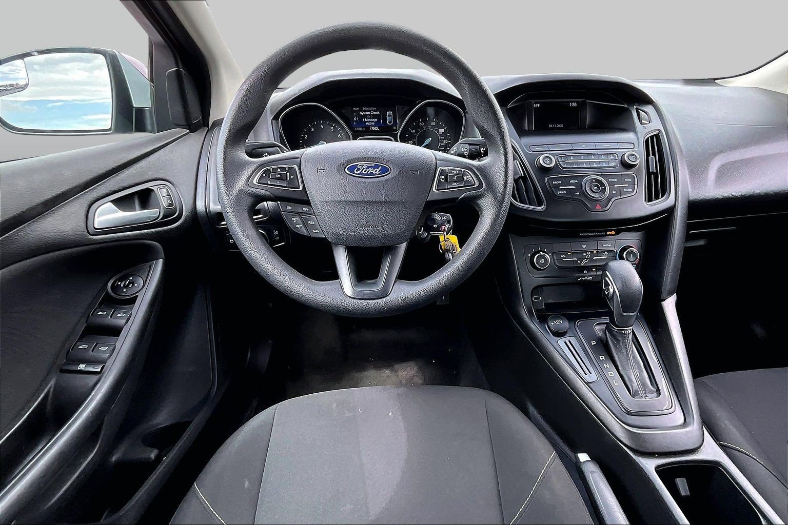Used 2018 Ford Focus SE FWD image 3