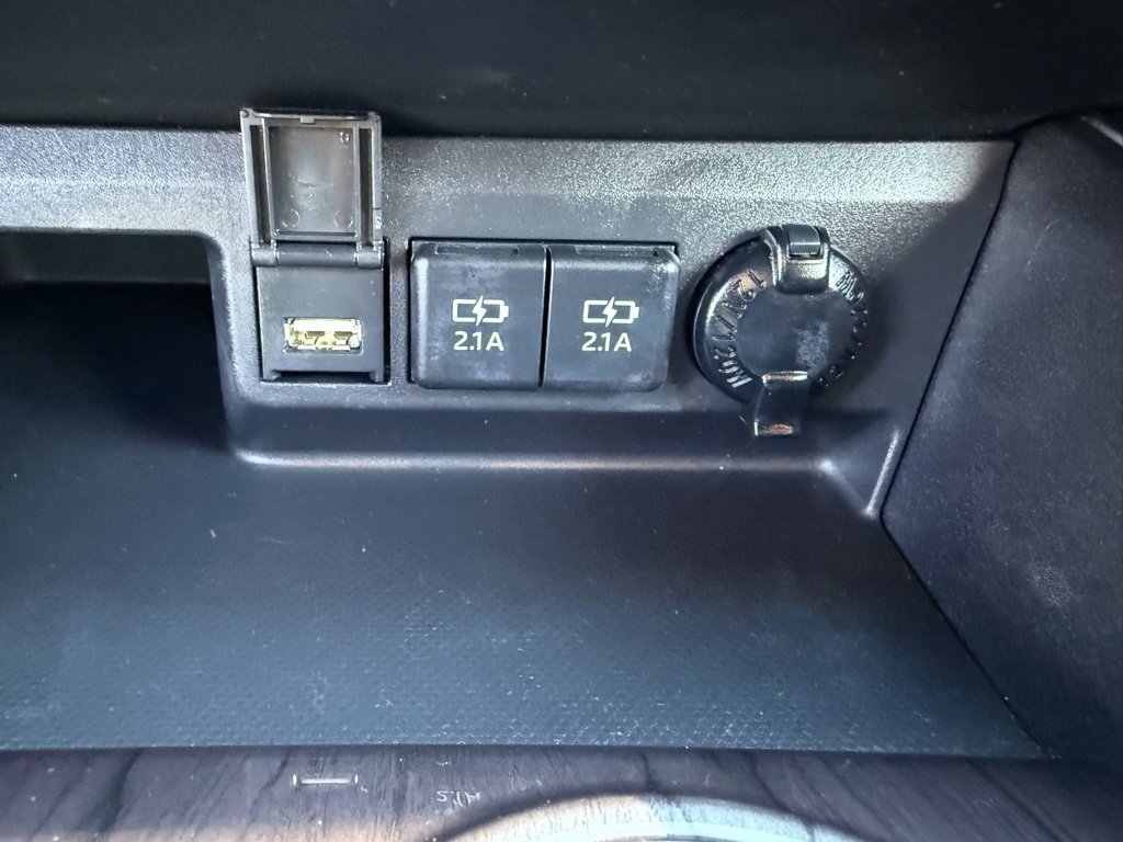 Used 2020 Toyota Highlander Limited image 31