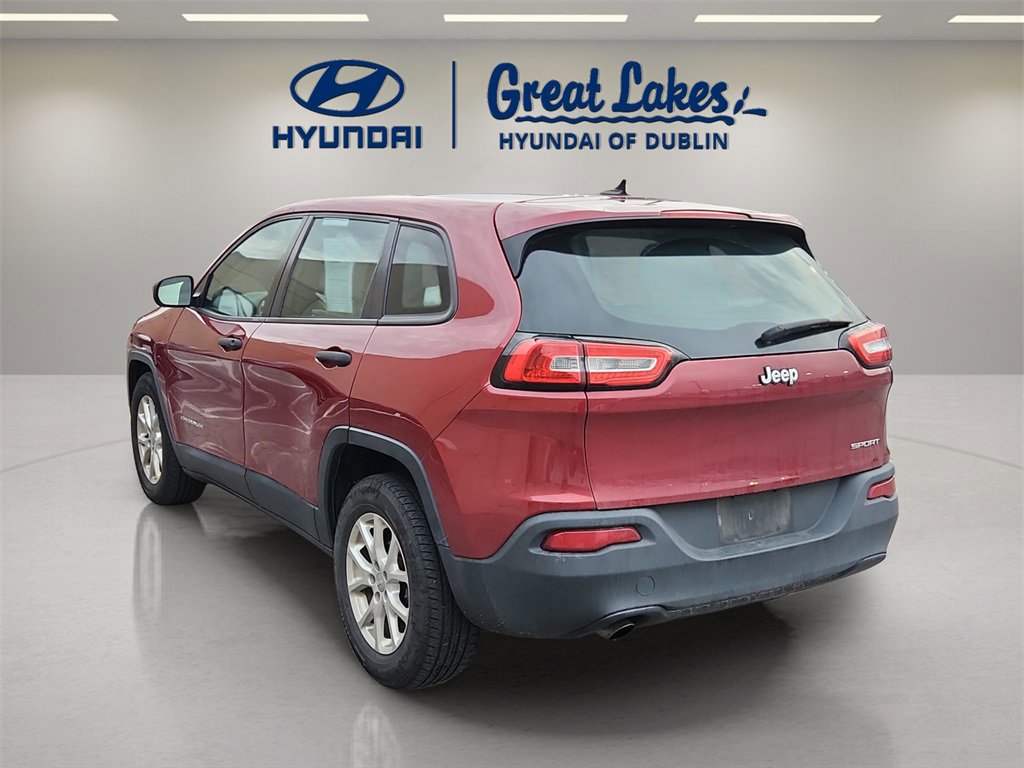 Used 2015 Jeep Cherokee Sport image 3