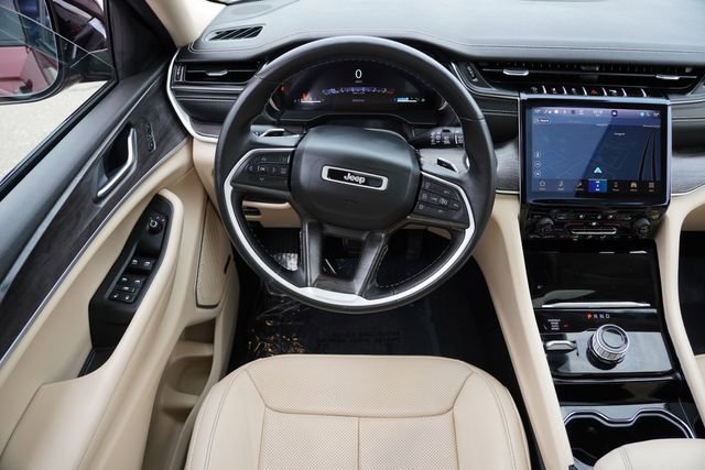 Certified 2022 Jeep Grand Cherokee Limited w/ Luxury Tech Group II image 20