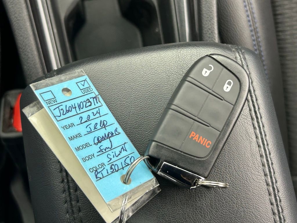 Used 2024 Jeep Compass Latitude AWD/4WD image 42