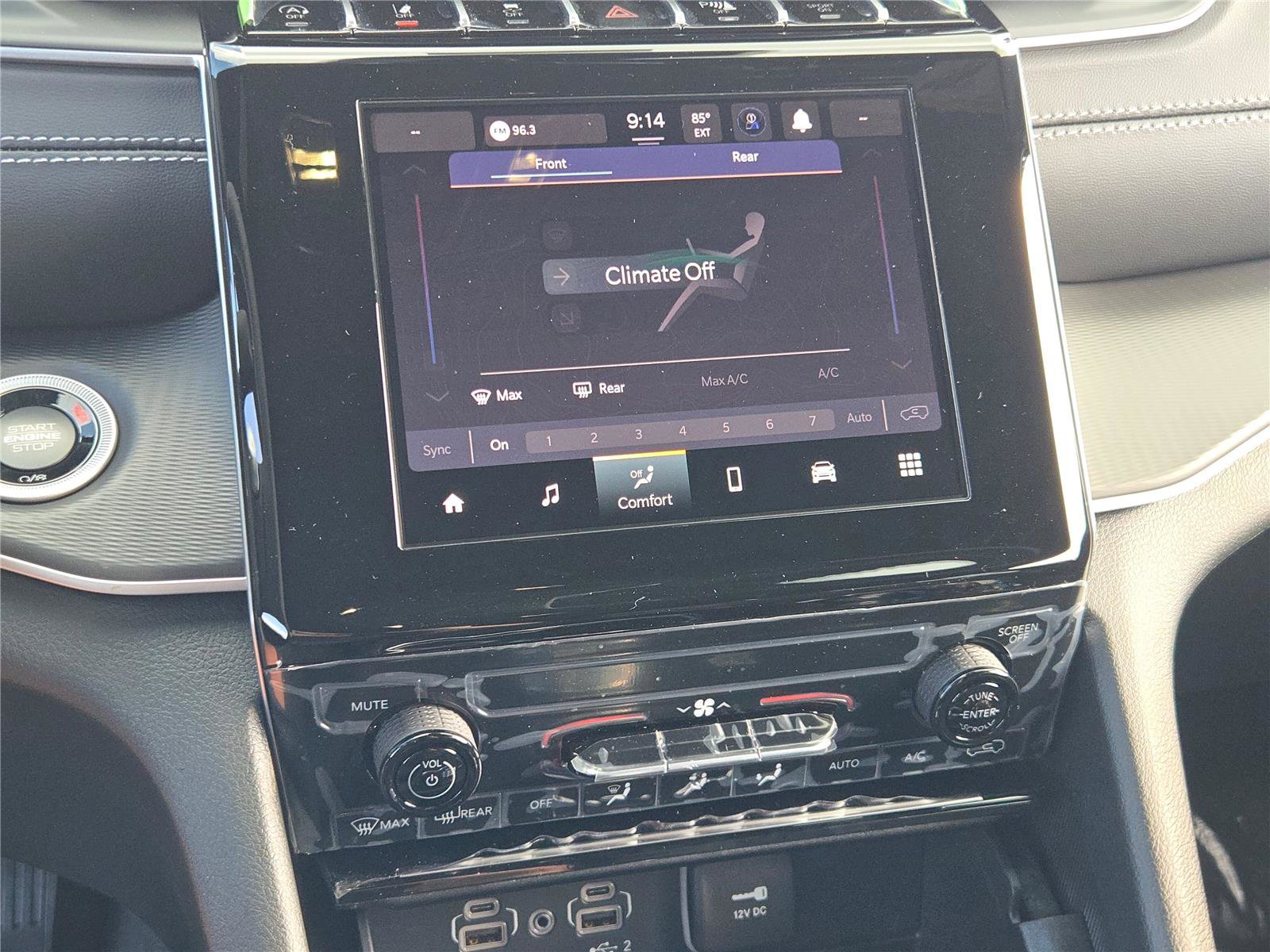 New 2025 Jeep Grand Cherokee L Laredo w/ MOPAR Finishing Package image 29