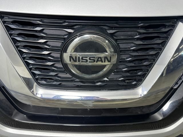 Used 2018 Nissan Rogue SV w/ Sun & Sound Touring Package image 9