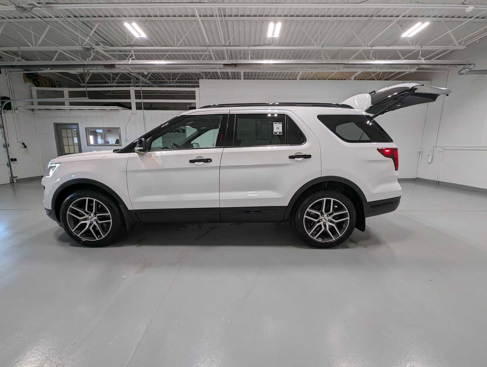 Used 2019 Ford Explorer Sport w/ Equipment Group 401A AWD/4WD image 12